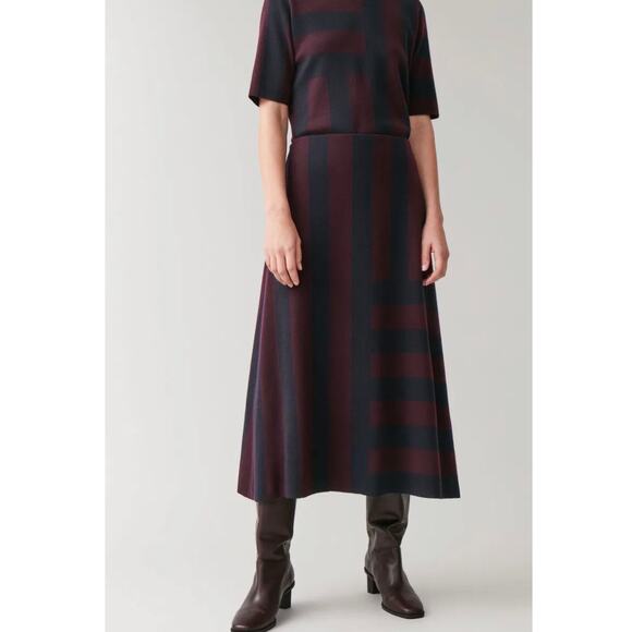 NWT Cos 100 Wool Skirt Colorblock Stripe Large Navy Burgundy Minimalist Luxury - Picture 2 of 8